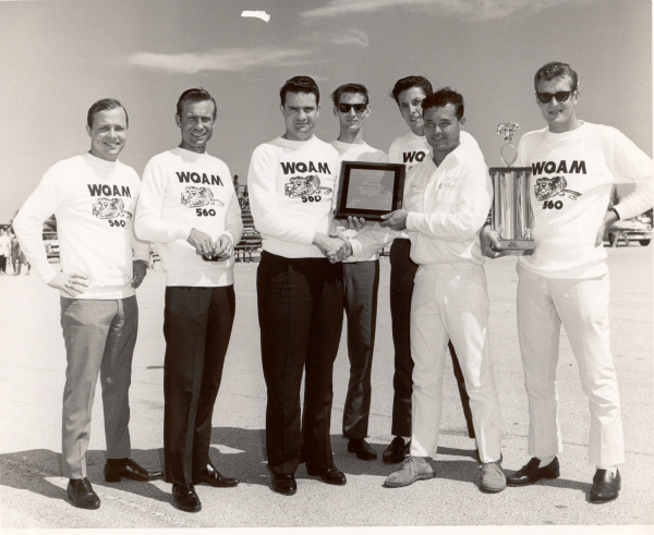 WQAM-DJs-Group-Photo-Early-60s-600x491