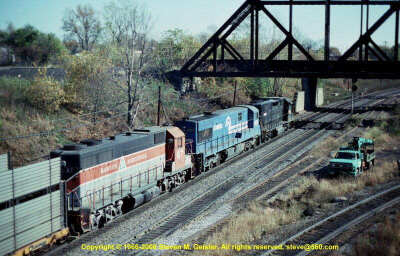 BAR`87[GP38]`& others`Toledo,OH[CP Maumee]`19781000`{86000089}
