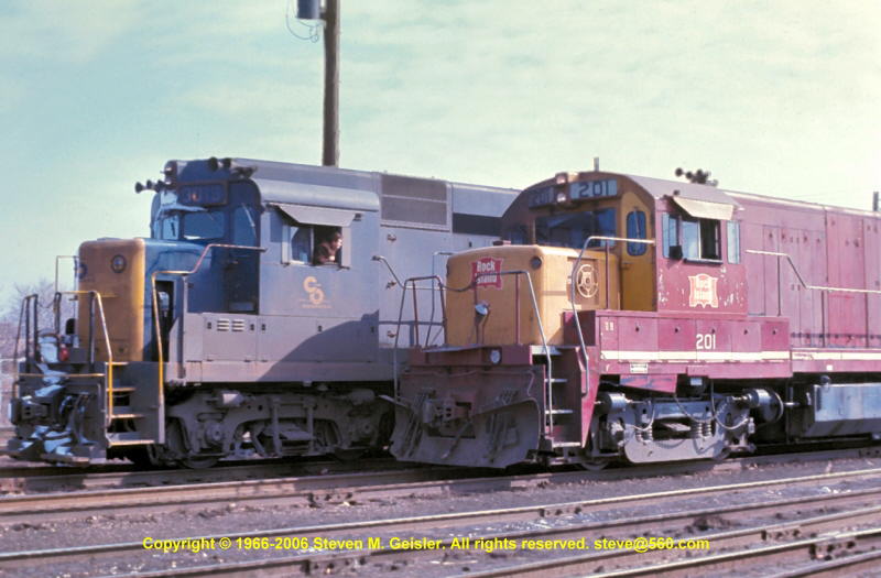 CRIP`201[U25B]`& C&O GP30 3013`Chicago,IL[Pullman Jct]`19720400`{11000111}