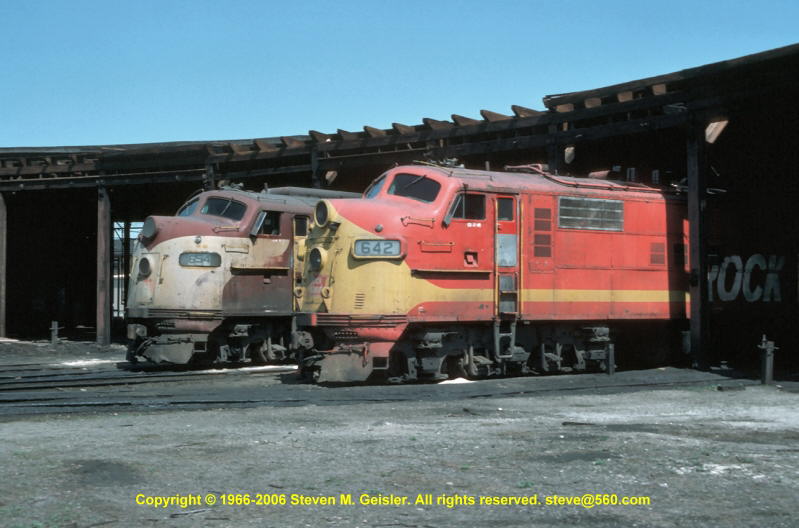 CRIP`642[E8]`& 654`Blue Island,IL`19770400`{11000331}