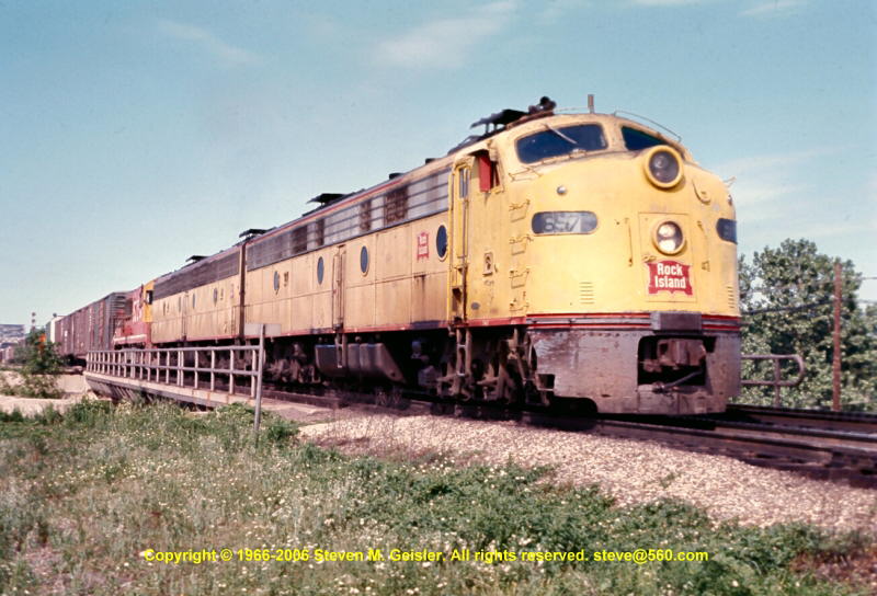 CRIP`657[E8]`& TRAIN`Blue Island,IL`19720700`{11000144}